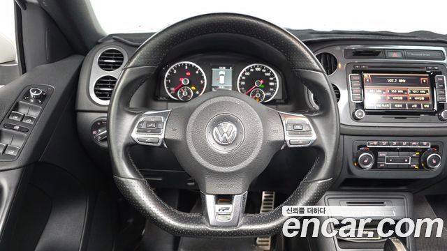 Volkswagen Tiguan 2.0 TDI R-Line 5N 2014 — фото 13