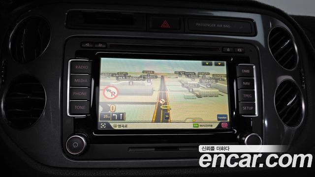 Volkswagen Tiguan 2.0 TDI R-Line 5N 2014 — фото 14