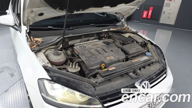 Volkswagen Golf (VII) 2.0 TDI Premium 2015 — фото 6