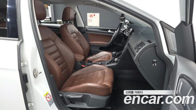 Volkswagen Golf (VII) 2.0 TDI Premium 2015 — фото 11