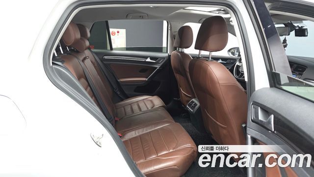 Volkswagen Golf (VII) 2.0 TDI Premium 2015 — фото 12