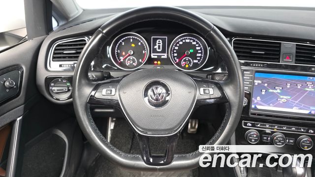 Volkswagen Golf (VII) 2.0 TDI Premium 2015 — фото 13