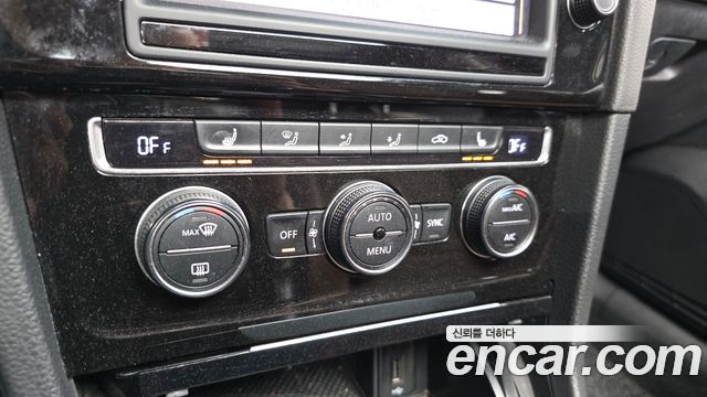 Volkswagen Golf (VII) 2.0 TDI Premium 2015 — фото 16