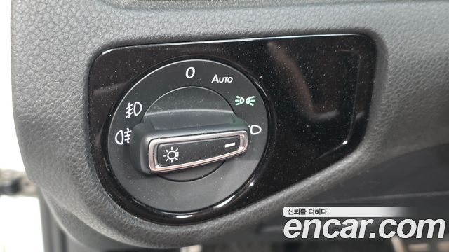 Volkswagen Golf (VII) 2.0 TDI Premium 2015 — фото 18