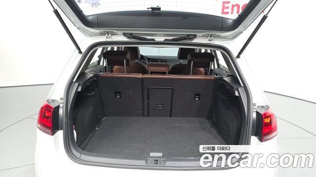 Volkswagen Golf (VII) 2.0 TDI Premium 2015 — фото 20