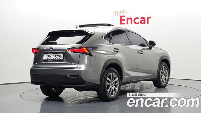 Lexus NX300h Supreme 2016 — фото 2