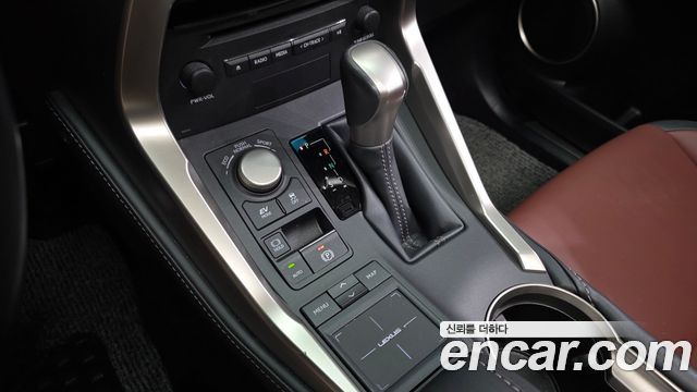 Lexus NX300h Supreme 2016 — фото 9