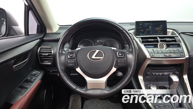Lexus NX300h Supreme 2016 — фото 13