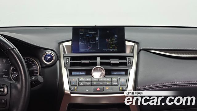 Lexus NX300h Supreme 2016 — фото 14