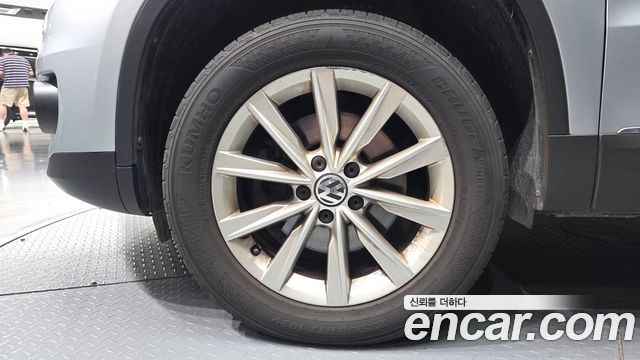 Volkswagen Tiguan 2.0 TDI Comfort 5N 2015 — фото 5