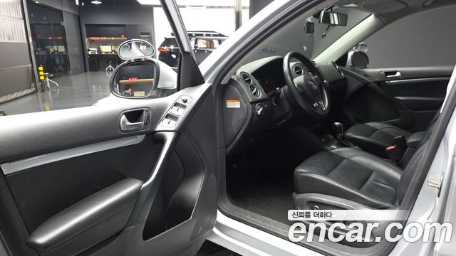 Volkswagen Tiguan 2.0 TDI Comfort 5N 2015 — фото 10