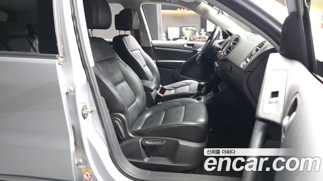Volkswagen Tiguan 2.0 TDI Comfort 5N 2015 — фото 11