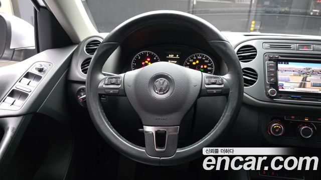 Volkswagen Tiguan 2.0 TDI Comfort 5N 2015 — фото 13
