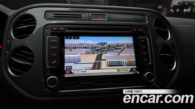 Volkswagen Tiguan 2.0 TDI Comfort 5N 2015 — фото 14