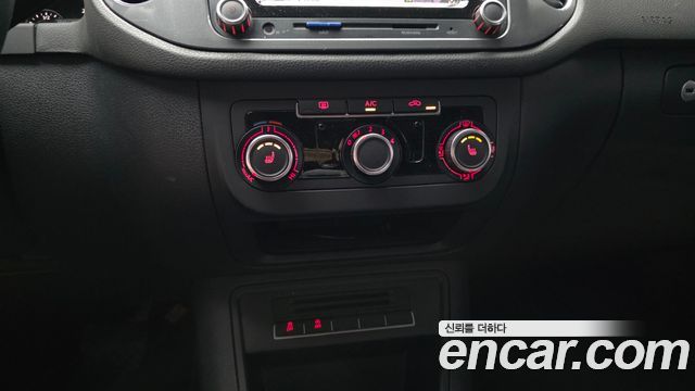 Volkswagen Tiguan 2.0 TDI Comfort 5N 2015 — фото 17