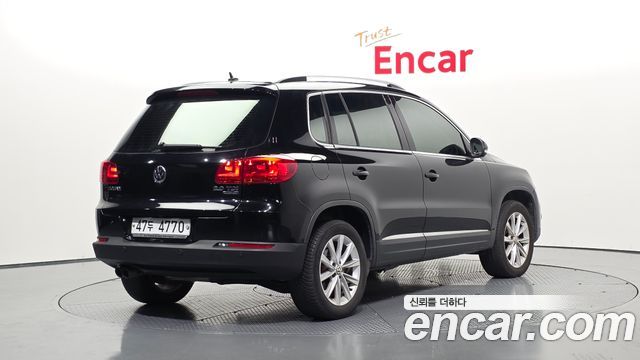 Volkswagen Tiguan 2.0 TDI Comfort 5N 2015 — фото 2