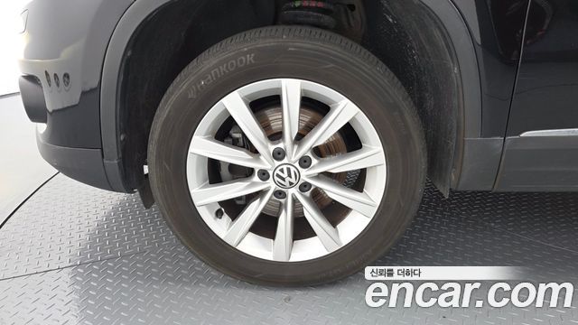 Volkswagen Tiguan 2.0 TDI Comfort 5N 2015 — фото 5