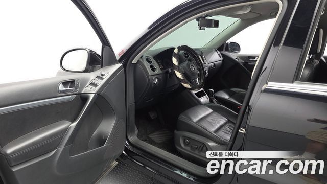 Volkswagen Tiguan 2.0 TDI Comfort 5N 2015 — фото 10