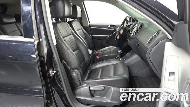 Volkswagen Tiguan 2.0 TDI Comfort 5N 2015 — фото 11