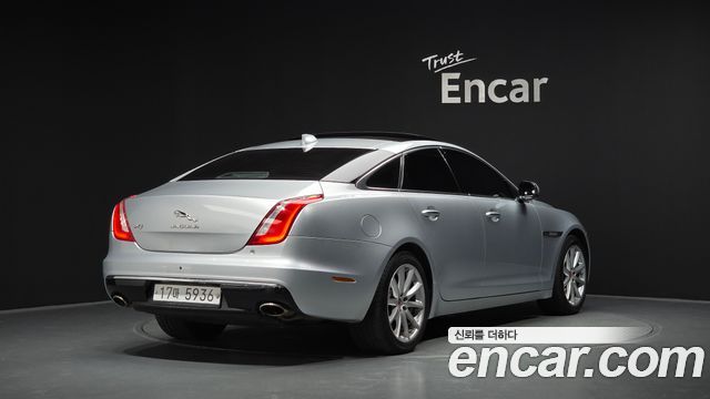 Jaguar XJ 3.0D Premium Luxury SWB X351 2018 — фото 2