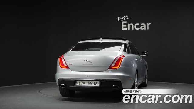 Jaguar XJ 3.0D Premium Luxury SWB X351 2018 — фото 4