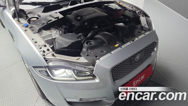 Jaguar XJ 3.0D Premium Luxury SWB X351 2018 — фото 6