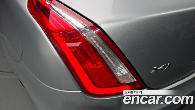 Jaguar XJ 3.0D Premium Luxury SWB X351 2018 — фото 23