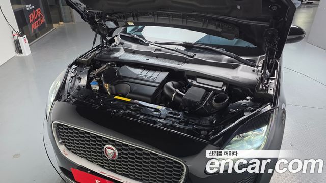 Jaguar E-PACE P250 S 2018 — фото 6