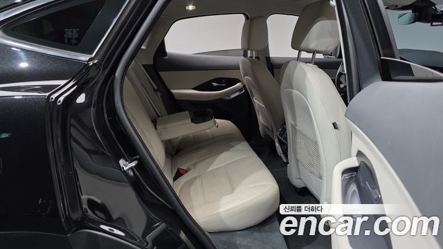 Jaguar E-PACE P250 S 2018 — фото 12