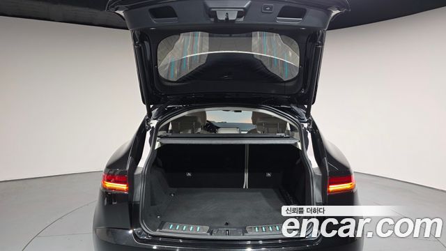 Jaguar E-PACE P250 S 2018 — фото 20