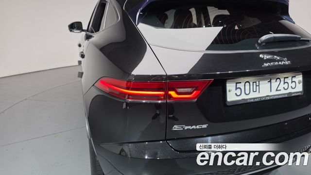 Jaguar E-PACE P250 S 2018 — фото 23