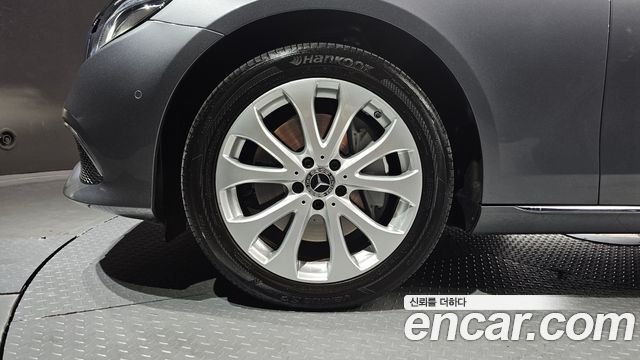 Mercedes-Benz E-Class (W213) E300 4MATIC Exclusive 2020 — фото 5