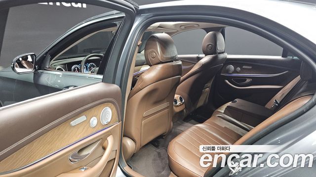 Mercedes-Benz E-Class (W213) E300 4MATIC Exclusive 2020 — фото 12