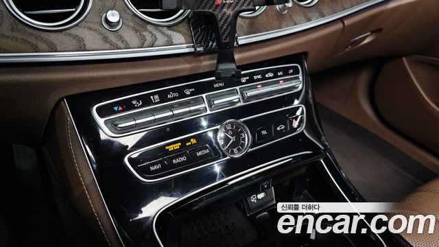Mercedes-Benz E-Class (W213) E300 4MATIC Exclusive 2020 — фото 17