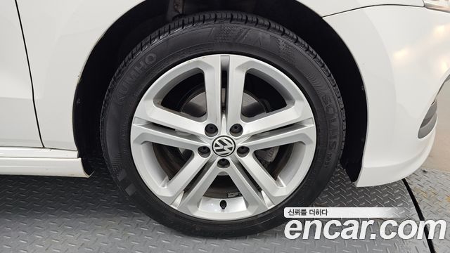 Volkswagen Polo 1.6 TDI R-Line 5th 2013 — фото 5