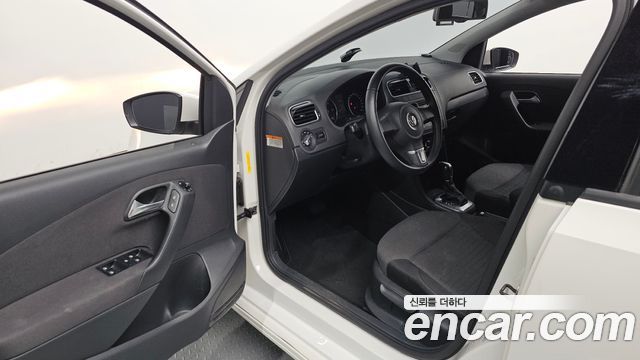 Volkswagen Polo 1.6 TDI R-Line 5th 2013 — фото 10