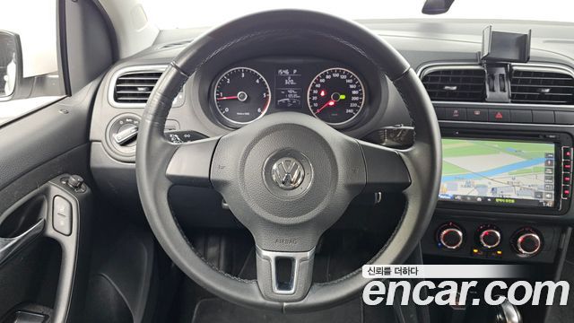 Volkswagen Polo 1.6 TDI R-Line 5th 2013 — фото 12