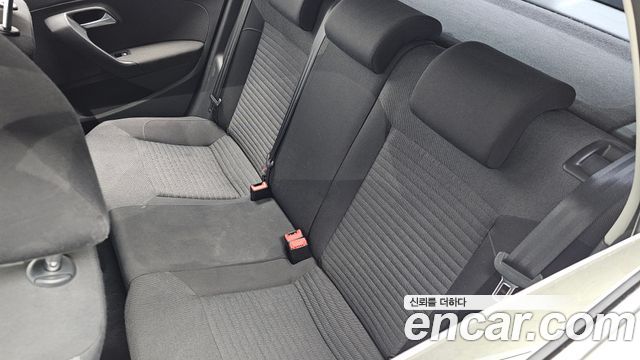 Volkswagen Polo 1.6 TDI R-Line 5th 2013 — фото 18