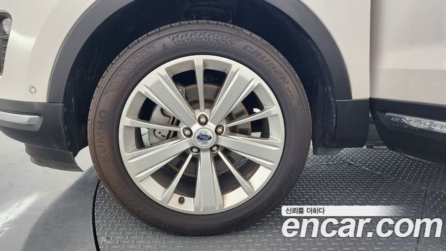 Ford Explorer 2.3 Limited 4WD 5th 2019 — фото 5