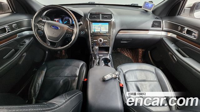 Ford Explorer 2.3 Limited 4WD 5th 2019 — фото 7