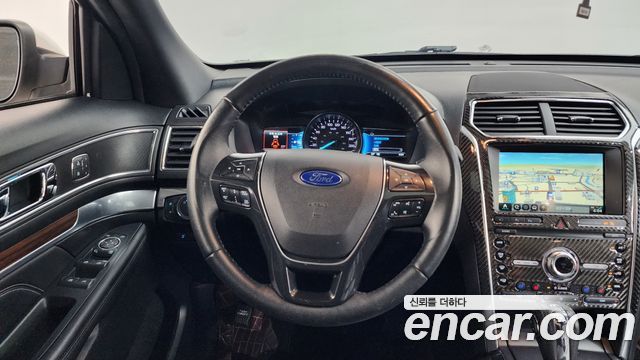 Ford Explorer 2.3 Limited 4WD 5th 2019 — фото 17