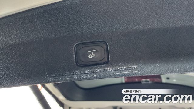 Ford Explorer 2.3 Limited 4WD 5th 2019 — фото 23