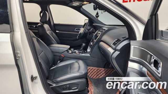 Ford Explorer 2.3 Limited 4WD 5th 2019 — фото 32