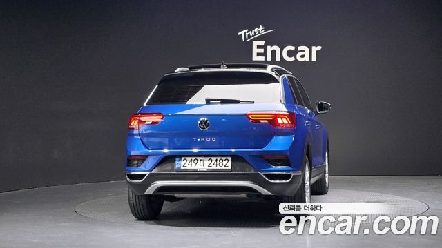 Volkswagen T-Roc 2.0 TDI Premium 2022 — фото 4