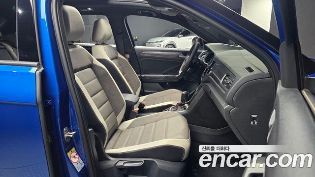 Volkswagen T-Roc 2.0 TDI Premium 2022 — фото 10