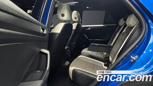 Volkswagen T-Roc 2.0 TDI Premium 2022 — фото 12