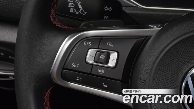 Volkswagen T-Roc 2.0 TDI Premium 2022 — фото 17