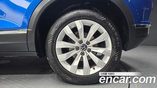 Volkswagen T-Roc 2.0 TDI Premium 2022 — фото 21