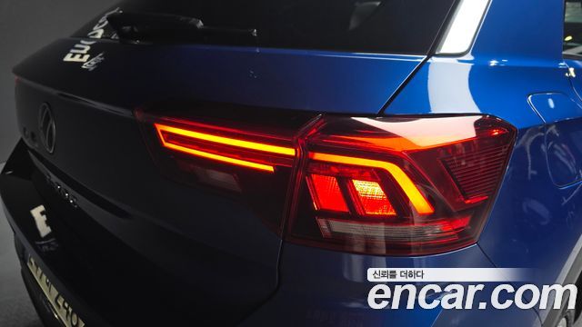 Volkswagen T-Roc 2.0 TDI Premium 2022 — фото 23