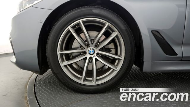 BMW 5 Series (G30) 520d xDrive M Sport Package Plus 2017 — фото 5
